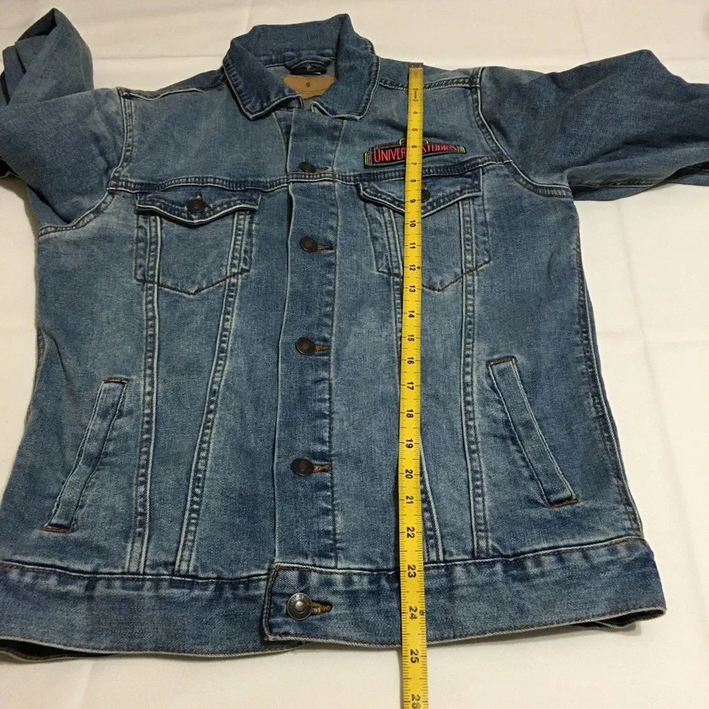 Universal Studios Denim Jacket Men Small Blue Retro Patch Trucker
